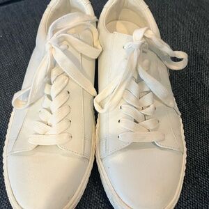 Steve Madden Hanly Fashion Sneakers. Size 8.5. Like new- only worn once.